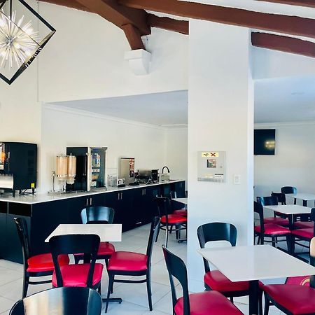 Econo Lodge Brossard Kültér fotó