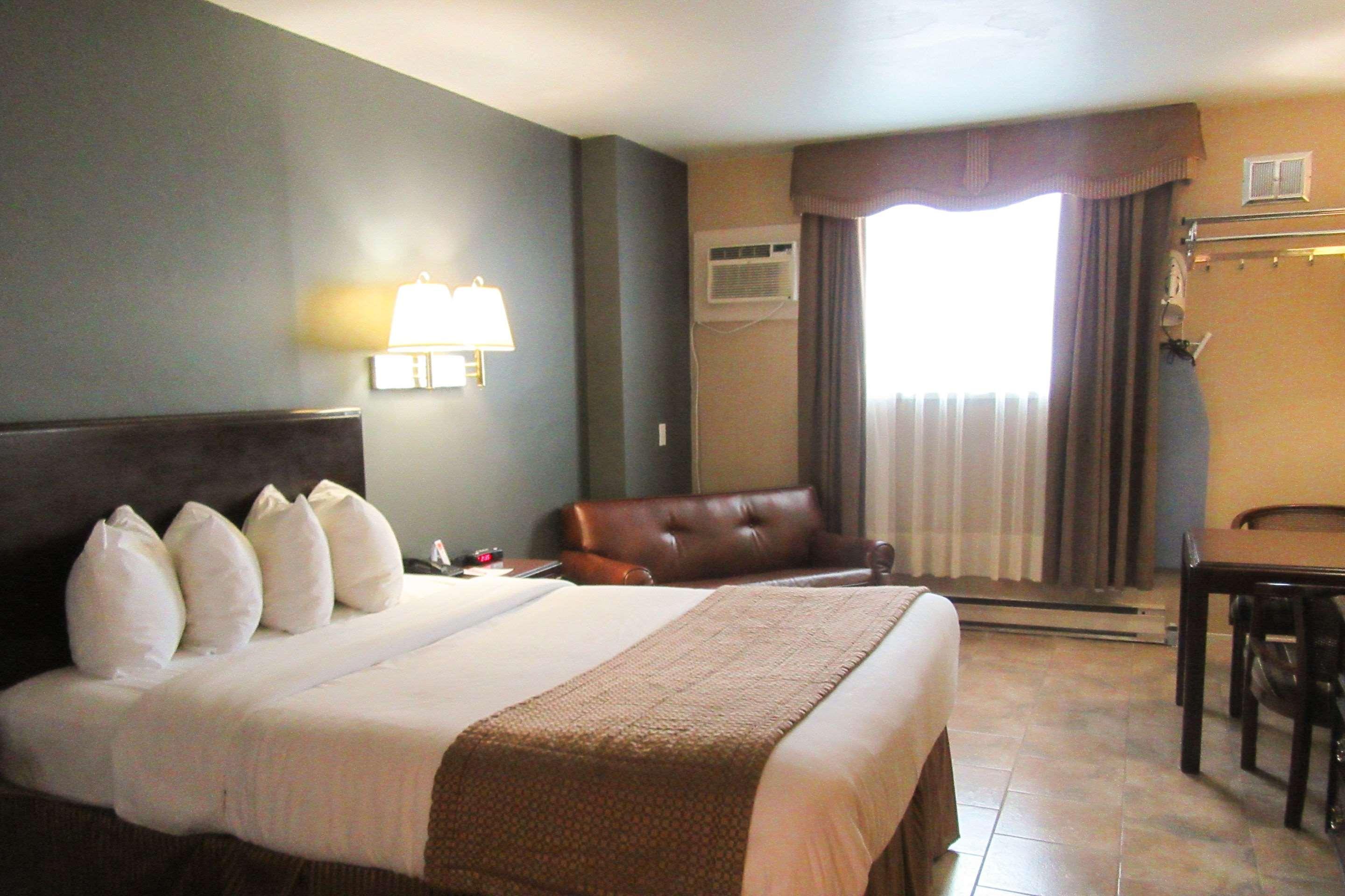 Econo Lodge Brossard Kültér fotó