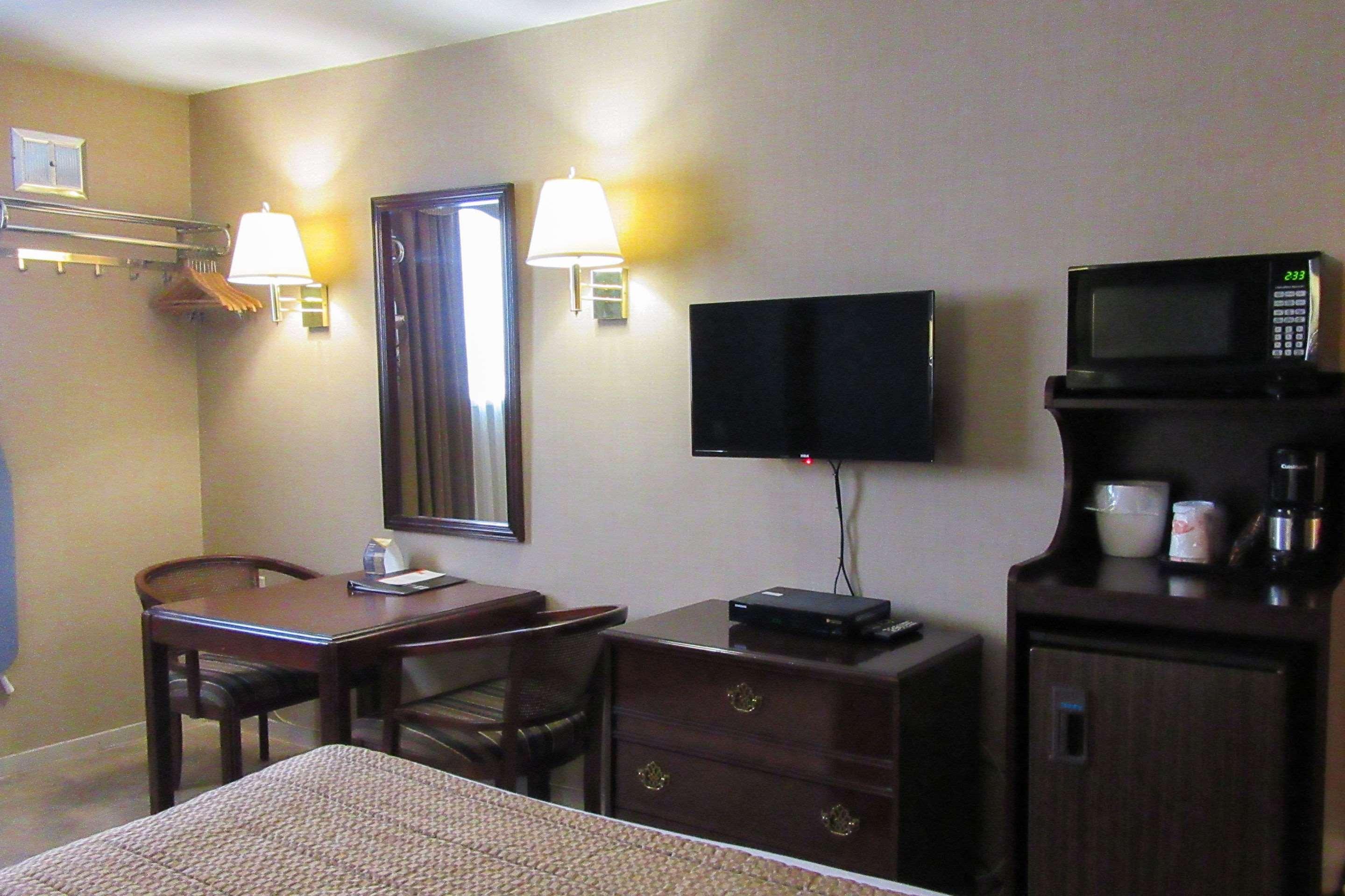 Econo Lodge Brossard Kültér fotó
