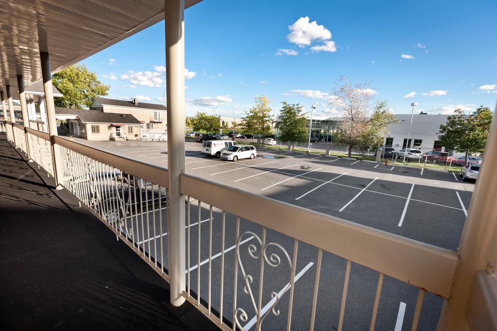 Econo Lodge Brossard Kültér fotó