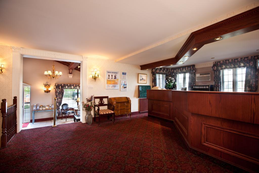Econo Lodge Brossard Kültér fotó