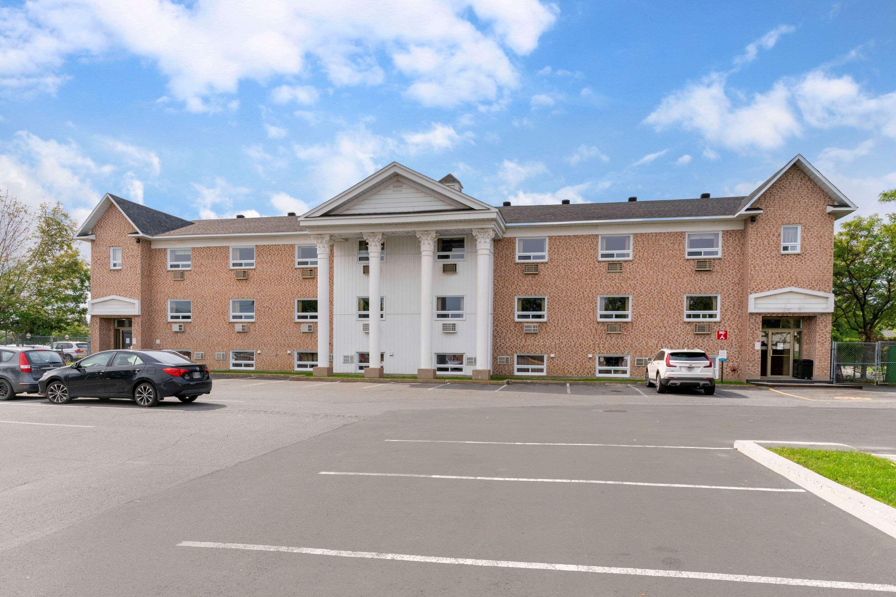 Econo Lodge Brossard Kültér fotó
