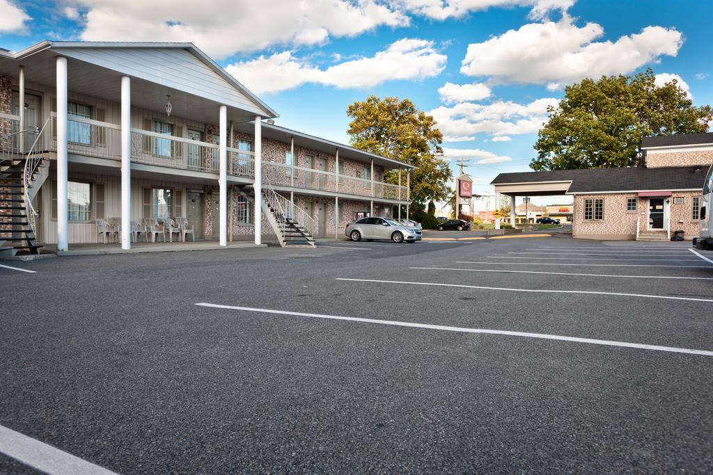 Econo Lodge Brossard Kültér fotó
