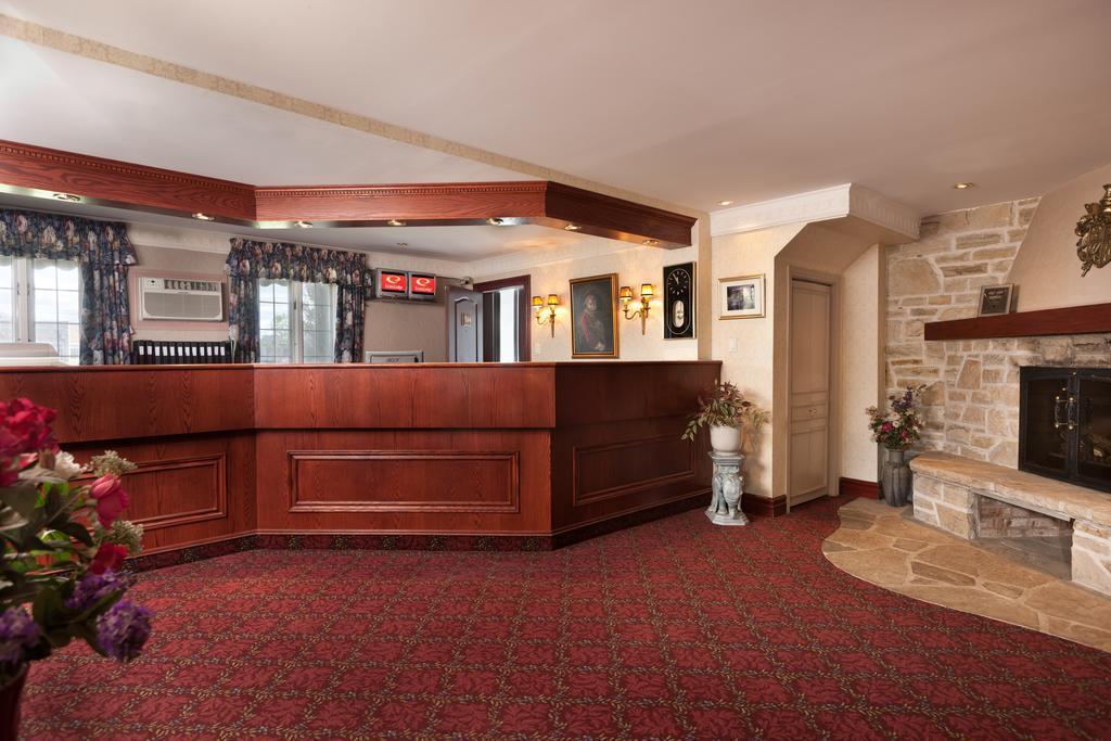 Econo Lodge Brossard Kültér fotó