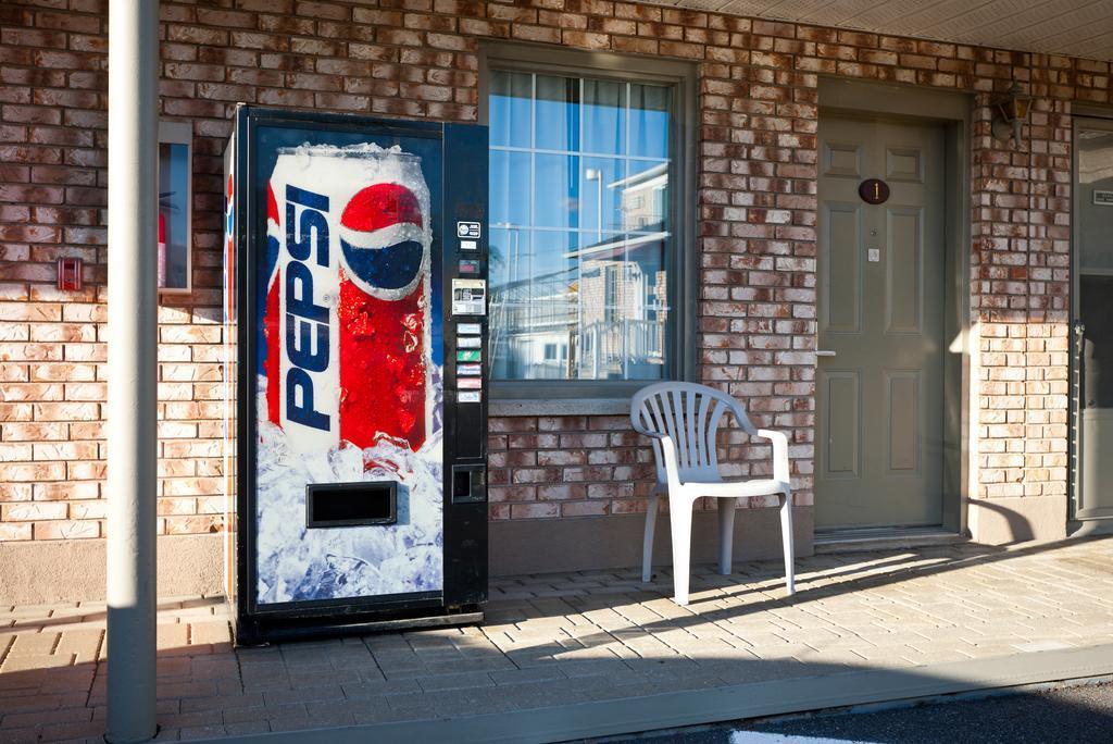 Econo Lodge Brossard Kültér fotó