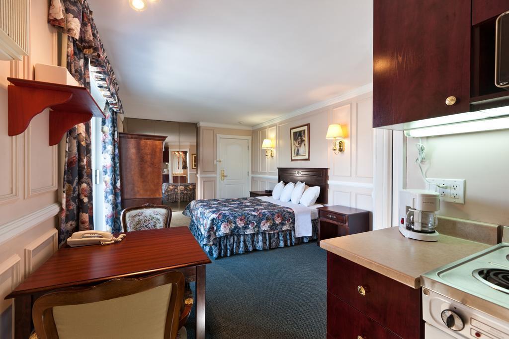 Econo Lodge Brossard Kültér fotó