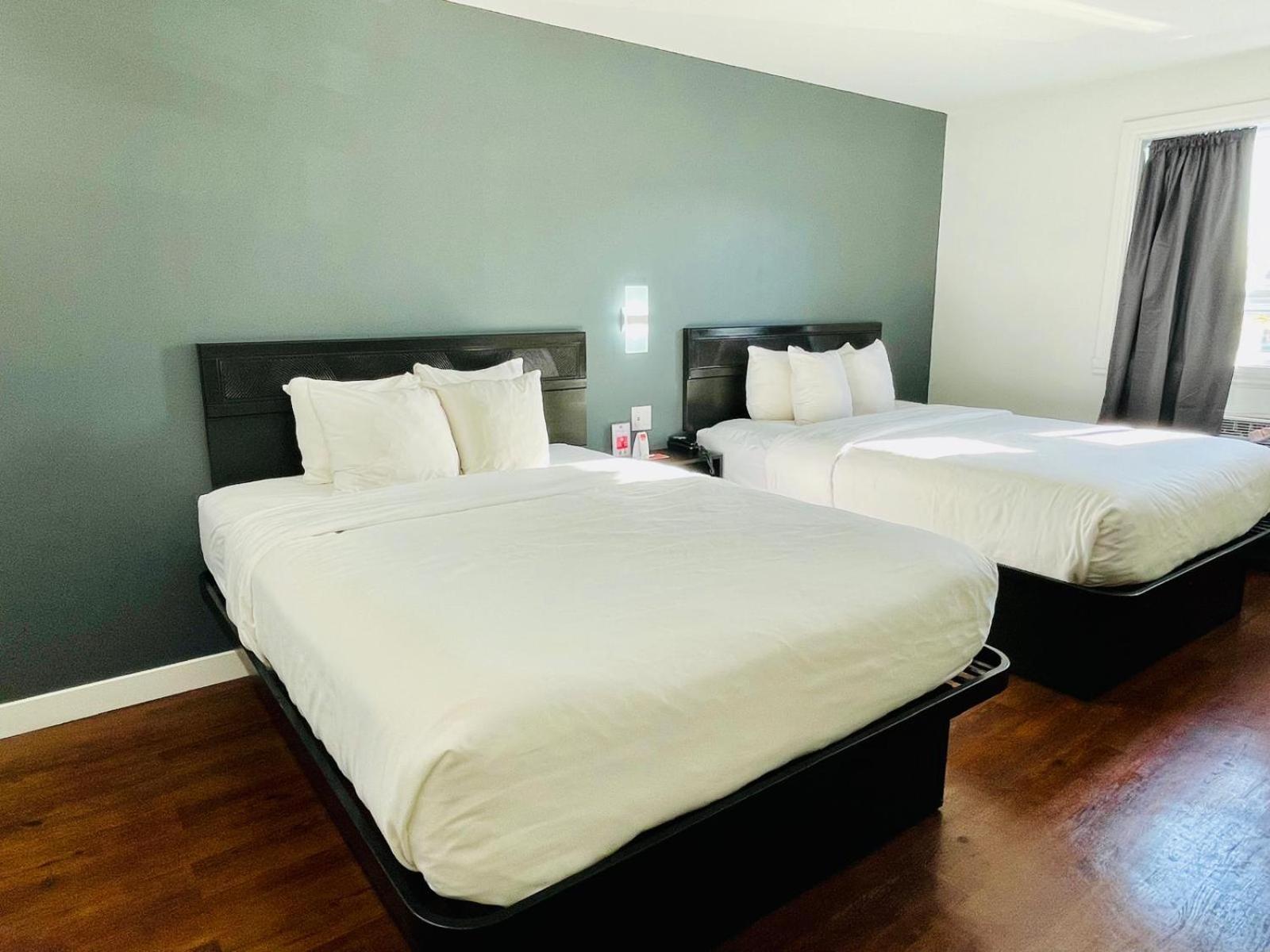Econo Lodge Brossard Kültér fotó